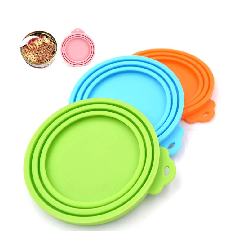 Pet Can Covers With Spoon Universal BPA Free Stretch Lids Fit 3 Standard Size Silicone Pet Food Can Cover for Dog and Cat Food