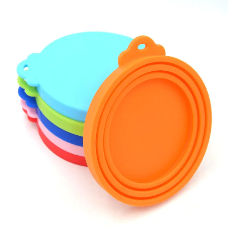 Pet Can Covers With Spoon Universal BPA Free Stretch Lids Fit 3 Standard Size Silicone Pet Food Can Cover for Dog and Cat Food