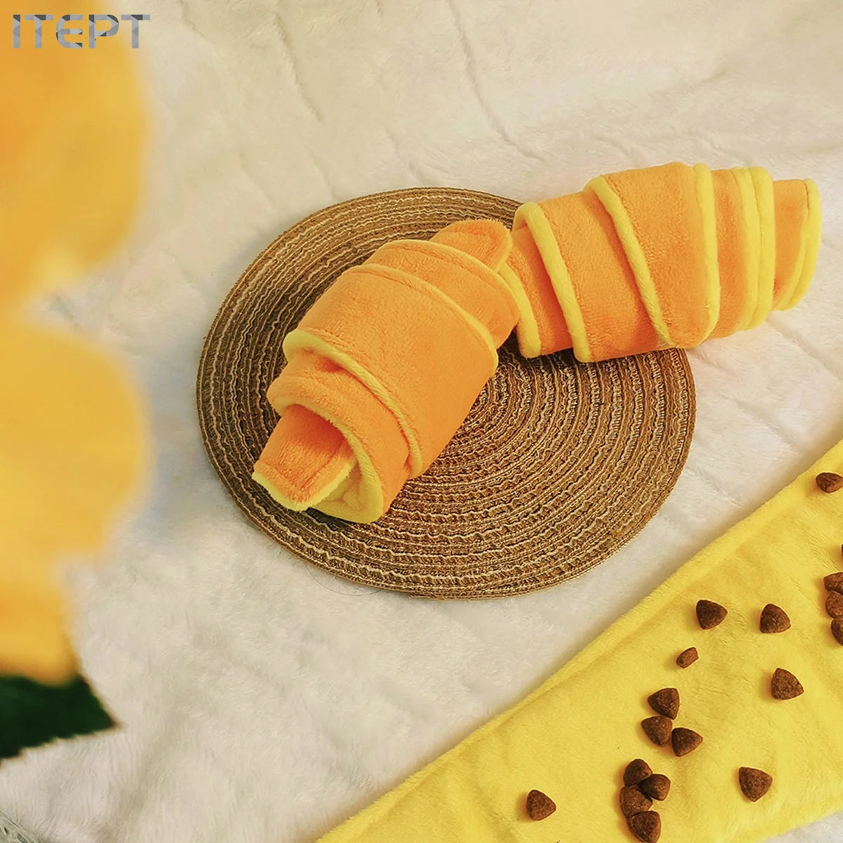 Plush Croissant Dog Toy, Interactive Squeaky Treat Dispensing Pet Plaything, Durable Soft Stuffed Animal,for Small to Medium Dog