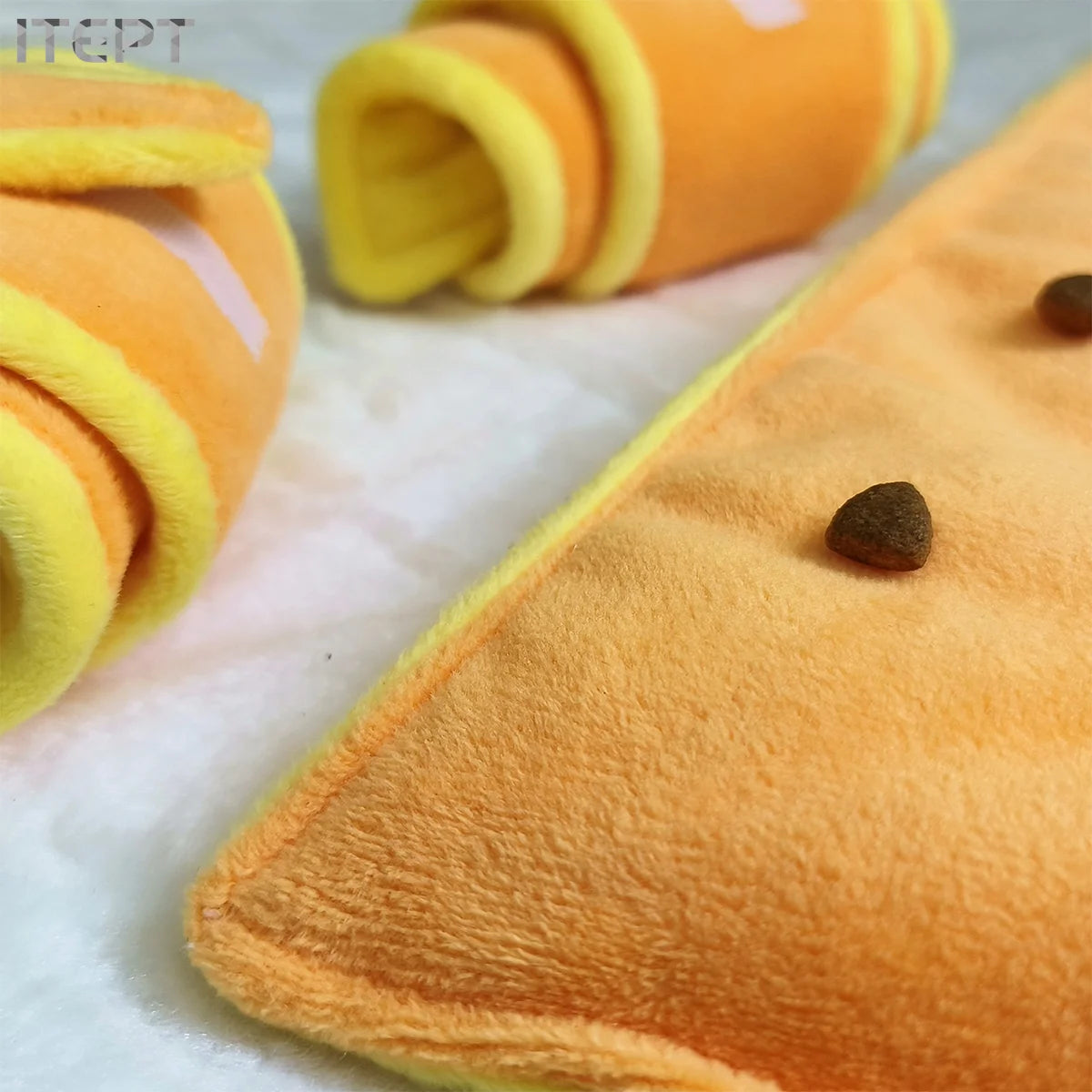 Plush Croissant Dog Toy, Interactive Squeaky Treat Dispensing Pet Plaything, Durable Soft Stuffed Animal,for Small to Medium Dog