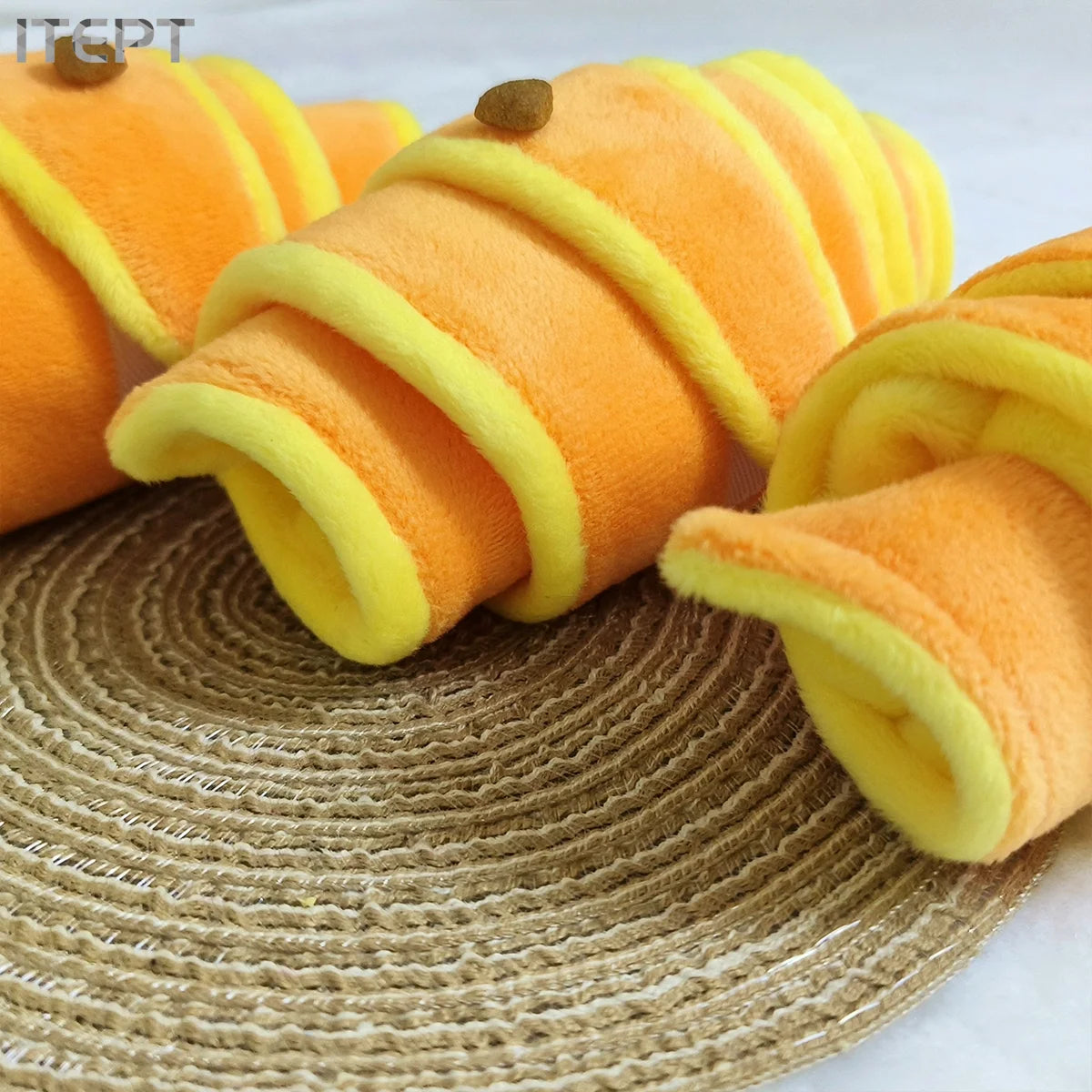 Plush Croissant Dog Toy, Interactive Squeaky Treat Dispensing Pet Plaything, Durable Soft Stuffed Animal,for Small to Medium Dog