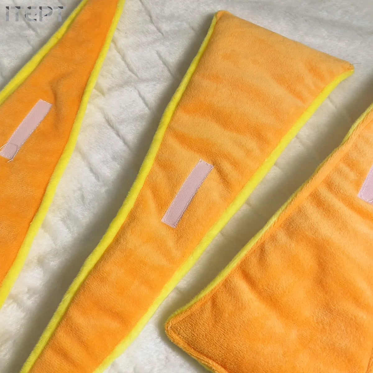 Plush Croissant Dog Toy, Interactive Squeaky Treat Dispensing Pet Plaything, Durable Soft Stuffed Animal,for Small to Medium Dog