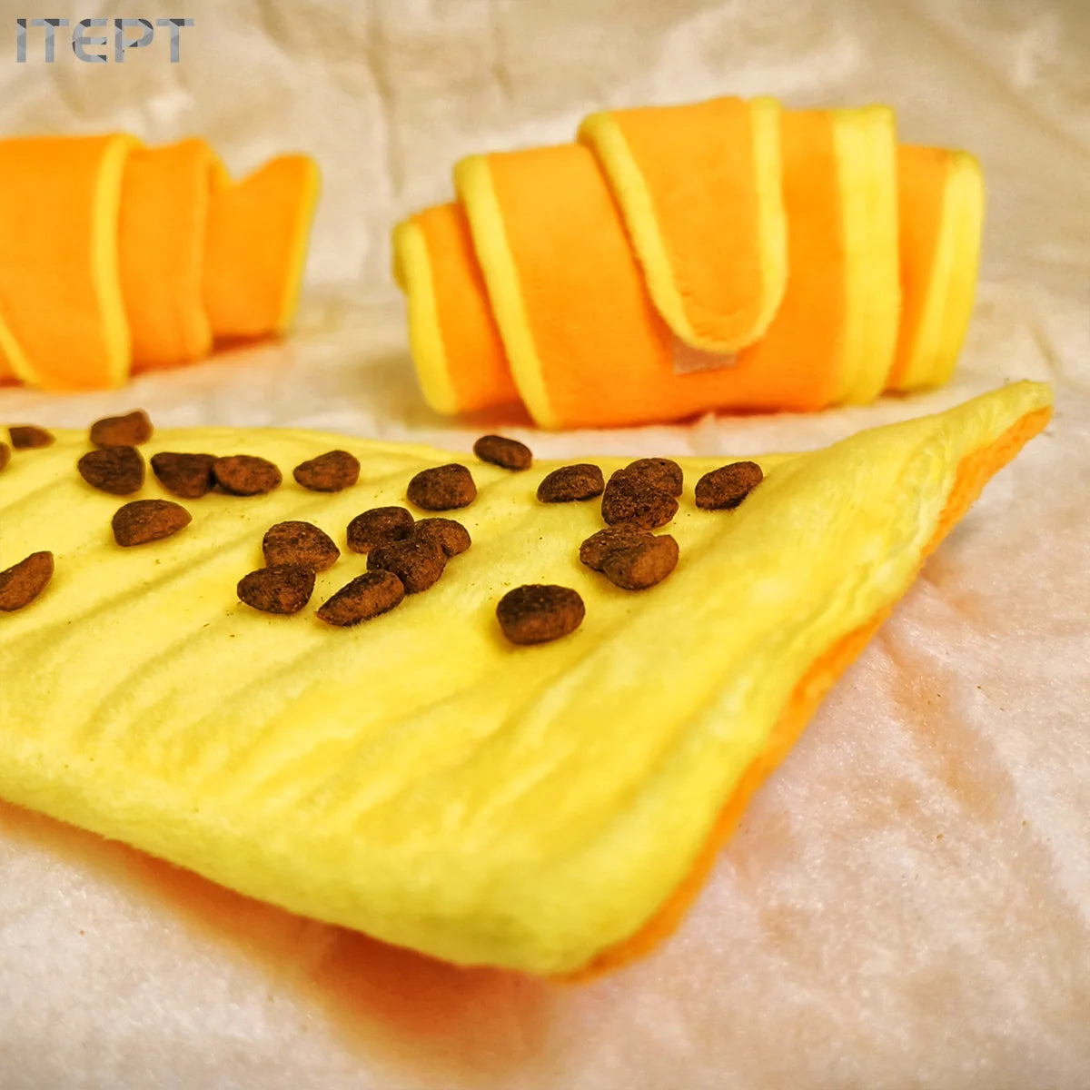 Plush Croissant Dog Toy, Interactive Squeaky Treat Dispensing Pet Plaything, Durable Soft Stuffed Animal,for Small to Medium Dog